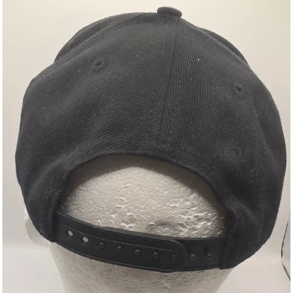 N/A statement headwear